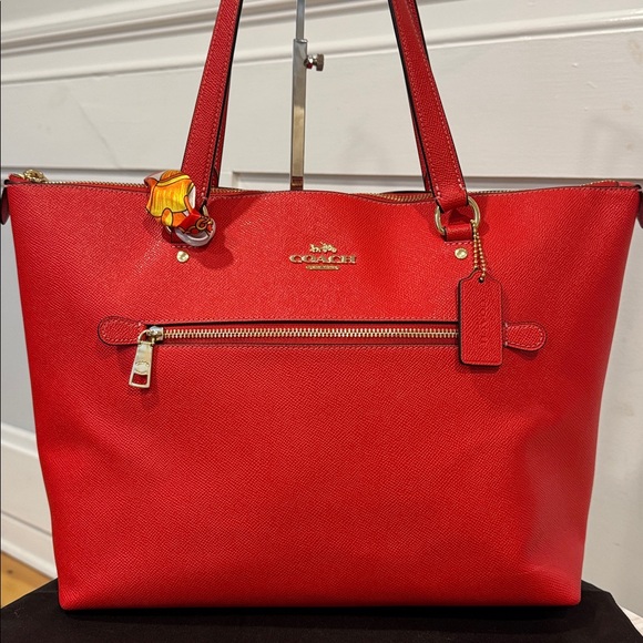 Coach Tote Gallery Large Red Leather Zip Bag - Picture 5 of 17